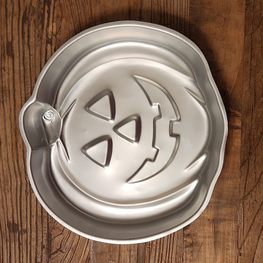 Wilton Jack-O-Lantern Cake Pan